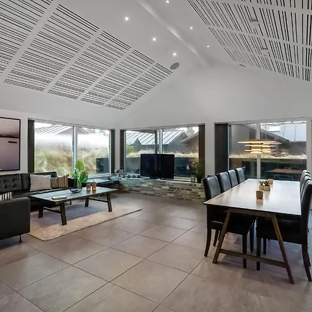 Amazing In With Kitchen Holiday home