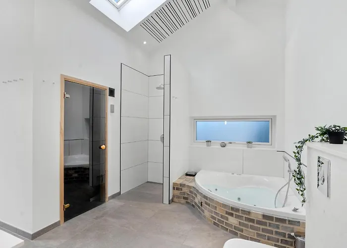 Amazing In With Kitchen